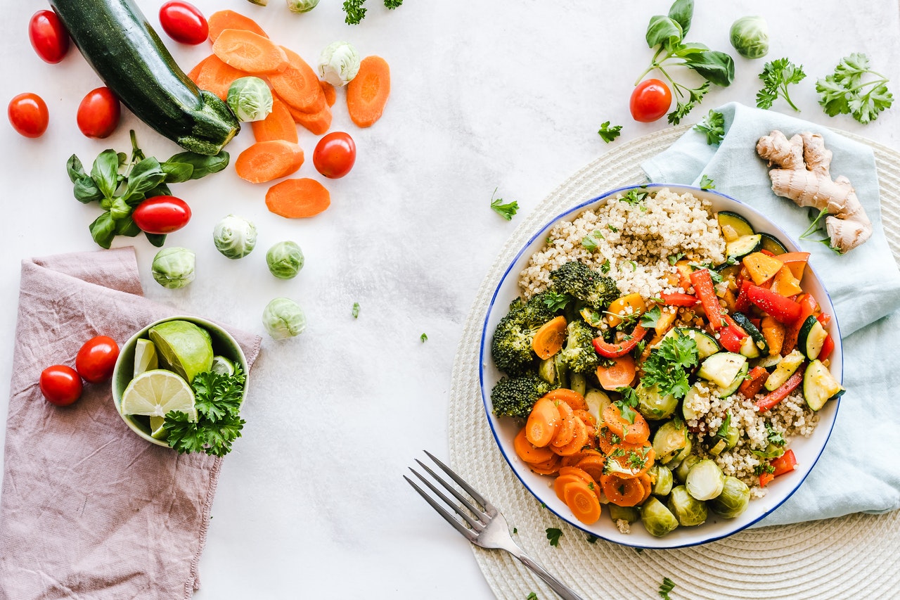 Flat lay photography of vegetable salad on plate 1640777